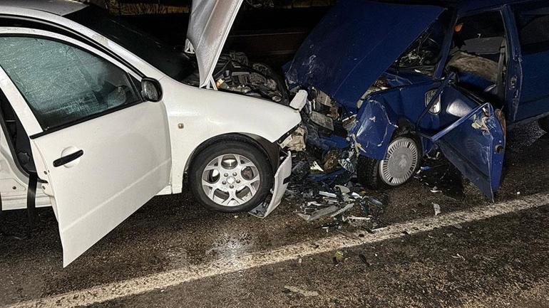 Eskişehir’de kafa kafaya facia: 1’i ağır 9 yaralı