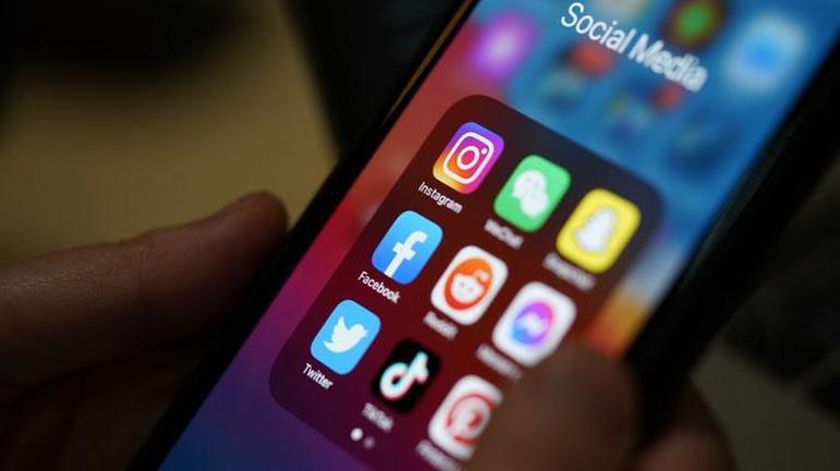 Sanal medyayla ilgili önemli adım: 15 yaş altına erişim sınırı geliyor