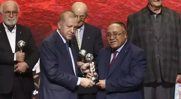 UNESCO Yaşayan İnsan Hazinesi ünvanlı Davulun efsanesi Adem Göçer vefat etti