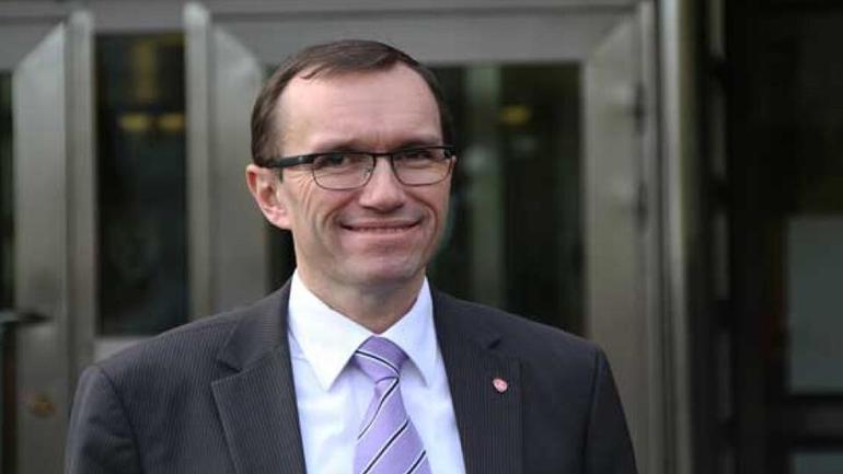 Espen Barth Eideden U dönüşü: Yıllarca ‘Kıbrıs’ta barış’ dedi, Rumlara silah müjdesi verdi