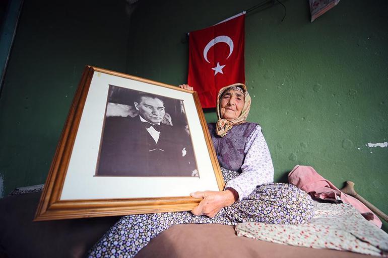 Cennet ninenin Atatürk sevgisi: Vefatını 15 yaşında duydu, şiirini 87 Yıldır Unutmadı