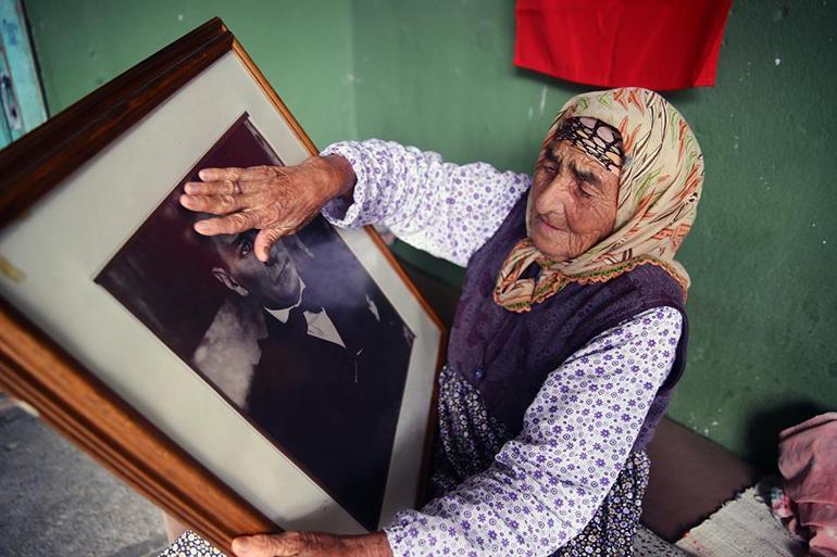 Cennet ninenin Atatürk sevgisi: Vefatını 15 yaşında duydu, şiirini 87 Yıldır Unutmadı