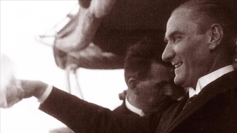 10 KASIM MESAJLARI VE SÖZLERİ Atatürk resimli, görselli, duygusal, yeni, anlamlı 10 Kasım mesajları