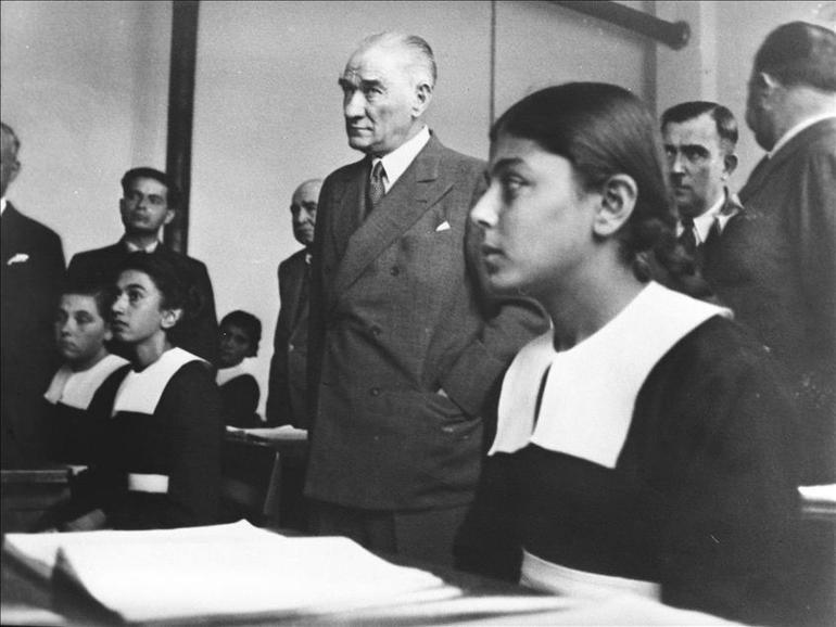 10 KASIM MESAJLARI VE SÖZLERİ Atatürk resimli, görselli, duygusal, yeni, anlamlı 10 Kasım mesajları