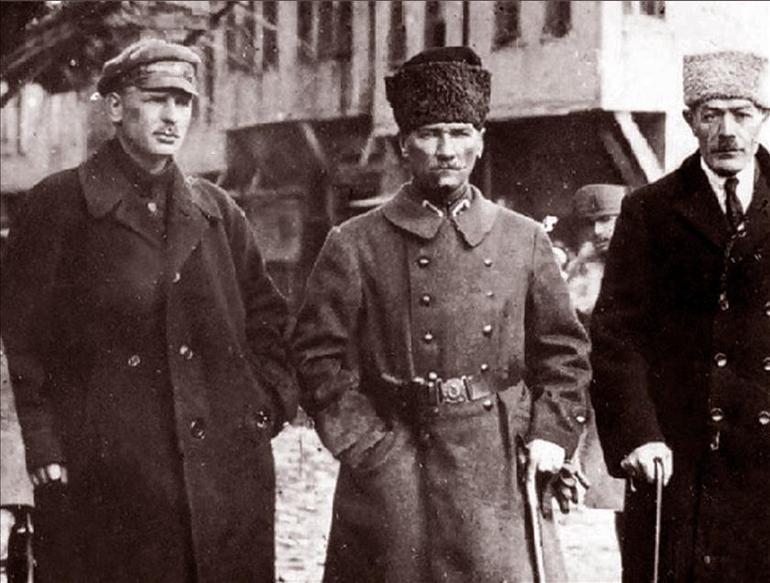 10 KASIM MESAJLARI VE SÖZLERİ Atatürk resimli, görselli, duygusal, yeni, anlamlı 10 Kasım mesajları