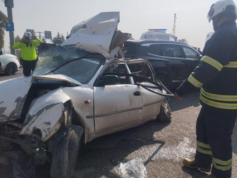 Hatayda feci kaza: TIR, ışıkta bekleyen 5 aracı biçti