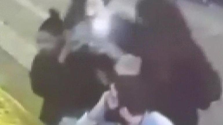 Kadıköyde korkunç olay: Genç kadını kolonya döküp yaktı