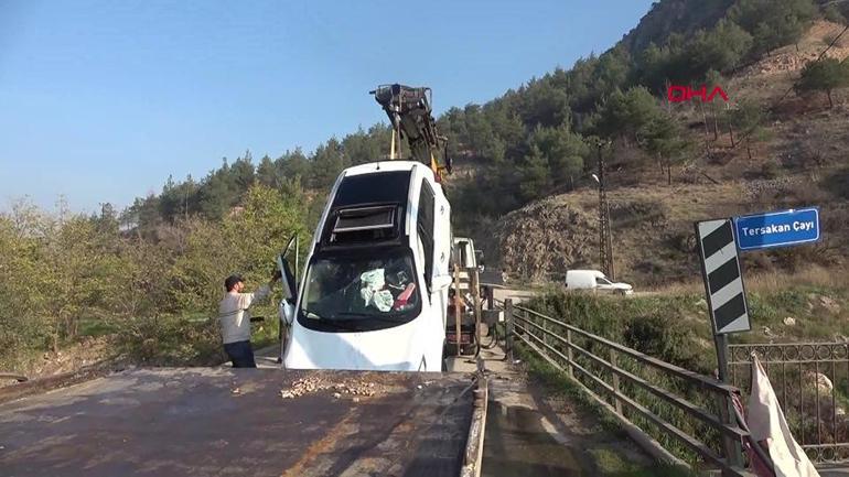 Ehliyetsiz sürücü babasının arabasıyla çaya uçtu