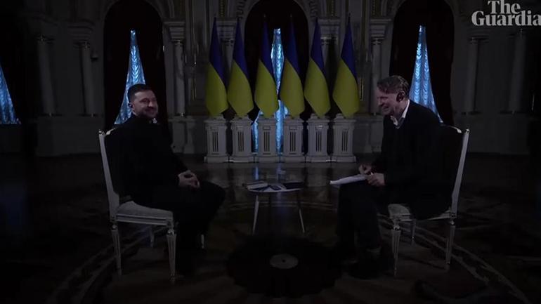 Zelenski röportajını elektrik kesintisi vurdu