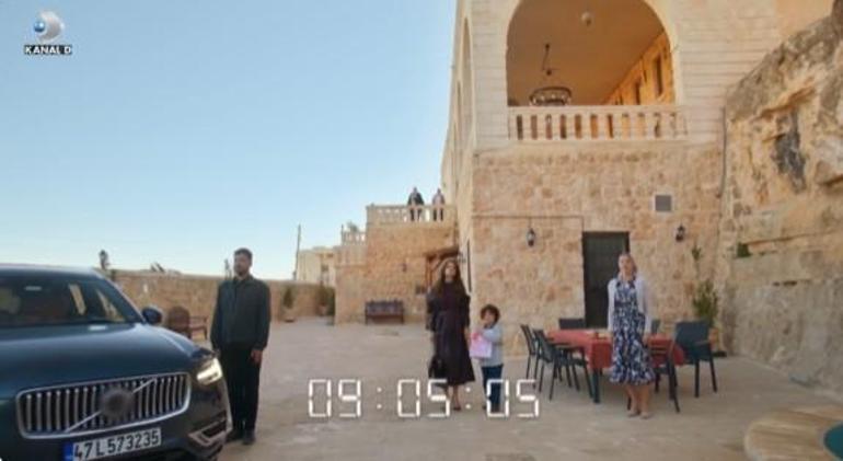 Kübra Ünlü yazdı UZAK ŞEHİR, 37. BÖLÜMÜNDE ATA’YA SAYGI DURUŞUNDA