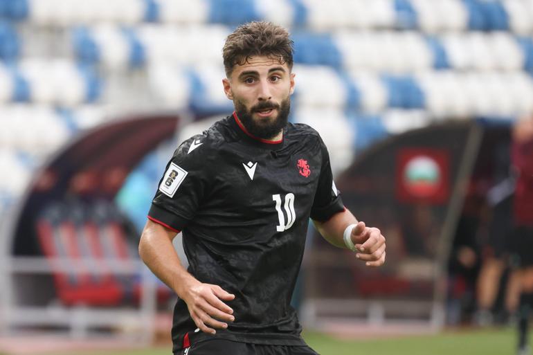 Beşiktaş, sol kanat sorununu kökünden çözüyor Sergen Yalçın, transfere onay verdi...