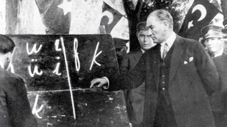 2025te 24 Kasım Öğretmenler Günü hangi güne denk geliyor Öğretmenler Günü ne zaman, resmi tatil mi