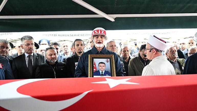 Kahramanlara veda Türkiye şehitlerini uğurladı