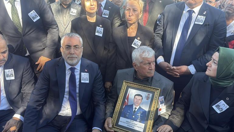 Kahramanlara veda Türkiye şehitlerini uğurladı