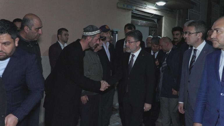 Bakan Yumaklıdan Şehit Pilot Hasan Baharın ailesine taziye ziyareti