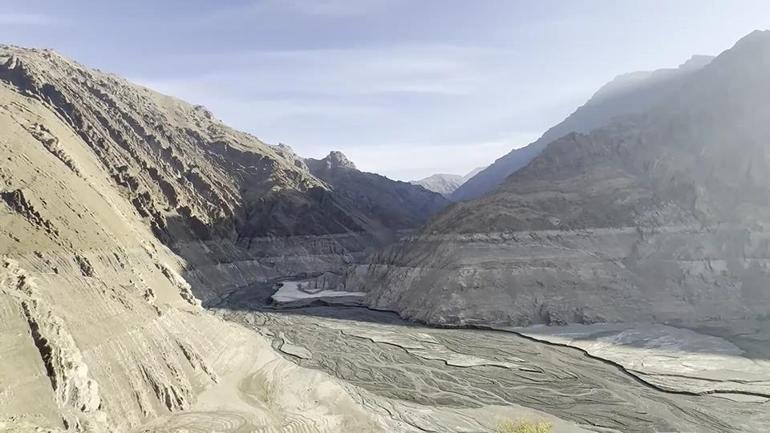 İranda su krizi derinleşiyor: Halk gözyaşlarıyla yağmur için dua etti