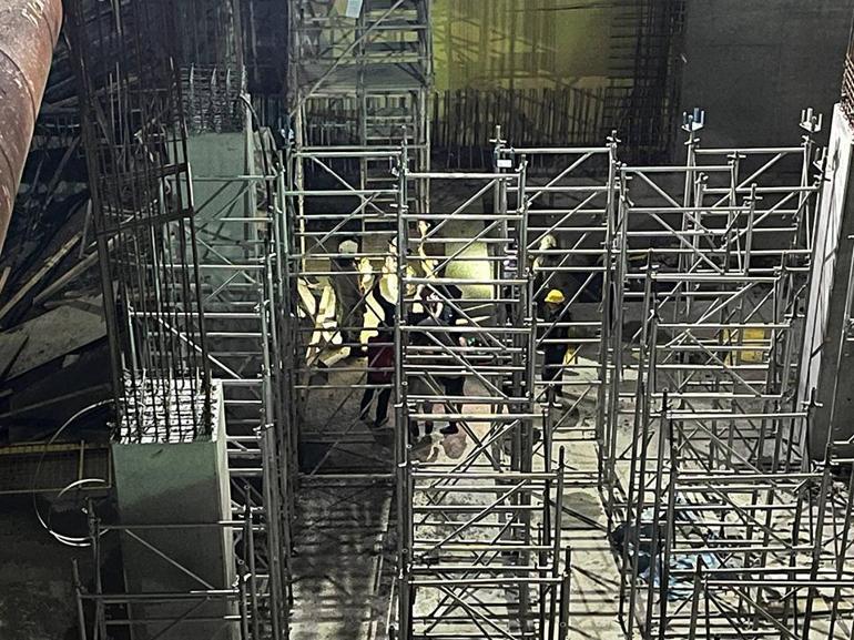 Son dakika haberi: Beyoğlunda metro inşaatında iskele devrildi: 1 işçi hayatını kaybetti