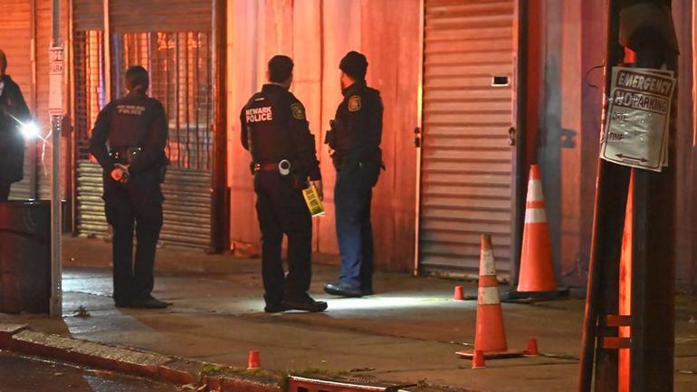 ABDde kanlı gece New Jerseyde silahlı saldırı: 1 çocuk 4 kişi hayatını kaybetti