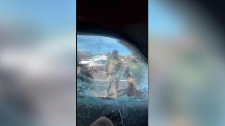 Göçmenlik ajanlarının şiddeti kameraya yansıdı