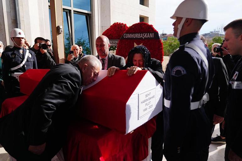 Hırvatistanda şehit olan pilot Hasan Bahar, son yolculuğuna uğurlandı