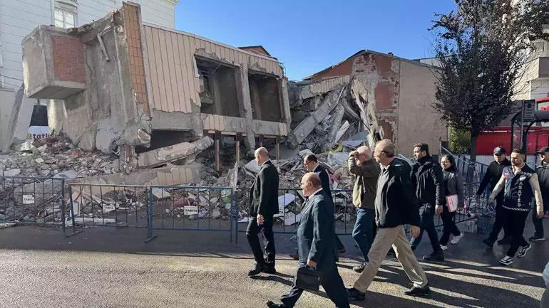  Çöken binanın metro inşaatıyla ilgisi var mı