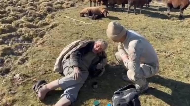  Hava buz kesmişti Koyunlara sarılarak hayatta kaldı