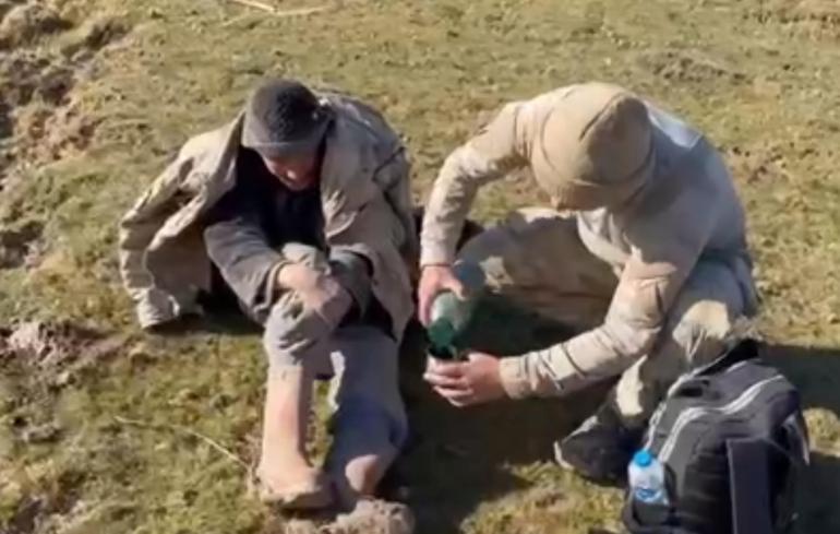  Hava buz kesmişti Koyunlara sarılarak hayatta kaldı