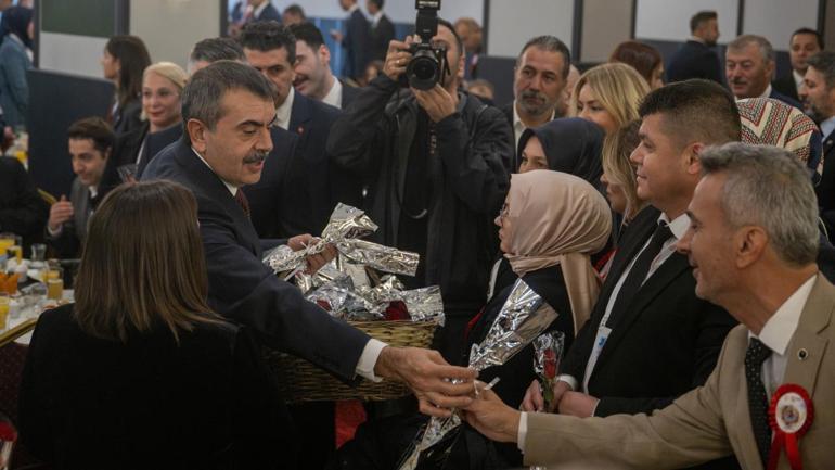 Bakan Tekin 81 ilden gelen öğretmenlerle buluştu