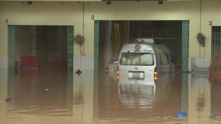 Tayland su altında kaldı: 300 yılın yağış rekoru kırıldı