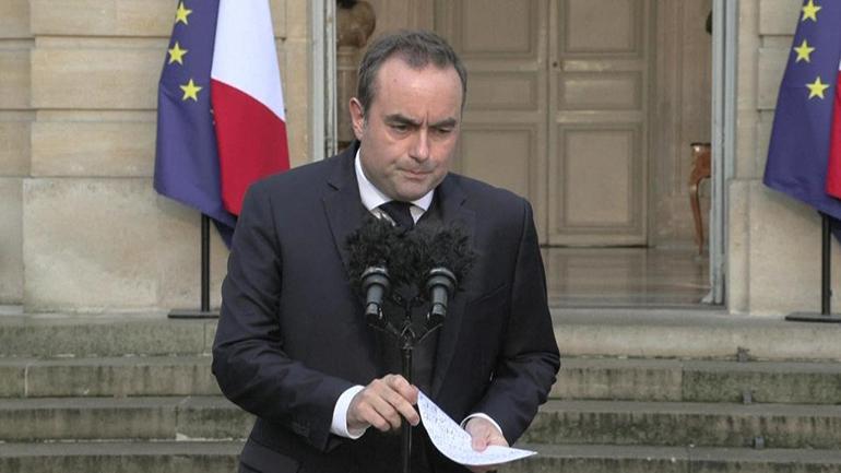 Fransa bütçe kriziyle kilitlendi