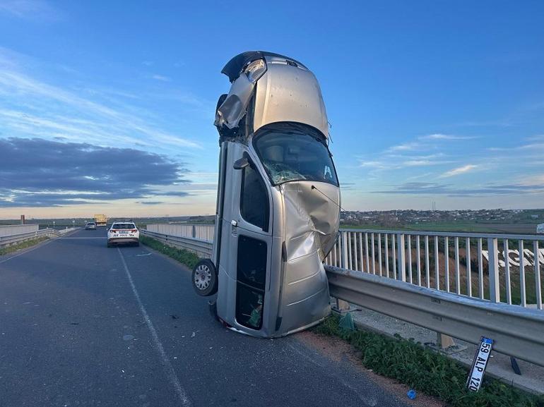 İLGİNÇ KAZA Kaza yaptı, dik durdu