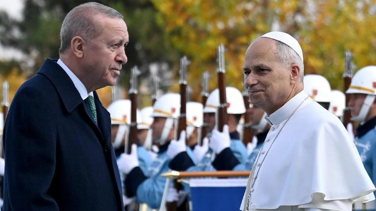 Dünya gözünü Ankaraya çevirdi Cumhurbaşkanı Erdoğan ve Papa Leo manşetlerde: Bölgesel güç Türkiye vurgusu