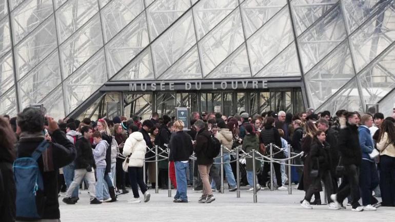 Louvre müzesine girişe yüzde 45 zam