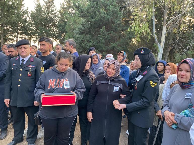 Kalp krizi sonucu hayatını kaybeden komutan toprağa verildi