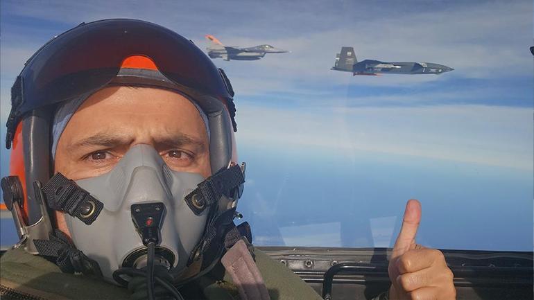 Havacılık tarihinde yeni çağ BAYRAKTAR KIZILELMA HAVA-HAVA FÜZESİYLE HEDEFİ VURDU