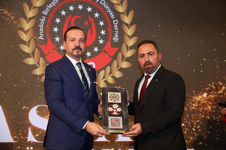 Akıl Çemberine En İyi Tartışma Programı ödülü