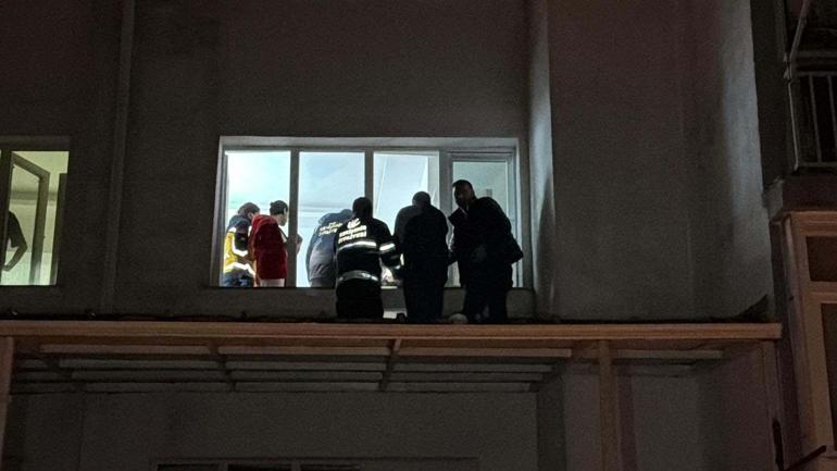  8. kattan yan binanın 5. katına düştü