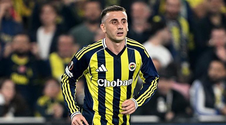 Galatasaraylı taraftarlardan Kerem Aktürkoğlu’na dolar protestosu