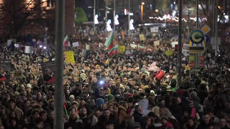 Bulgaristan sokakları yine karıştı