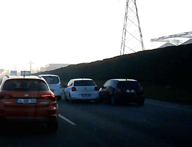 Yine makas terörü: Çarptığı otomobil devrildi Kaza kamerada