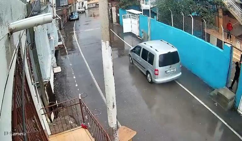  Aracıyla husumetlisini ezmeye çalıştı