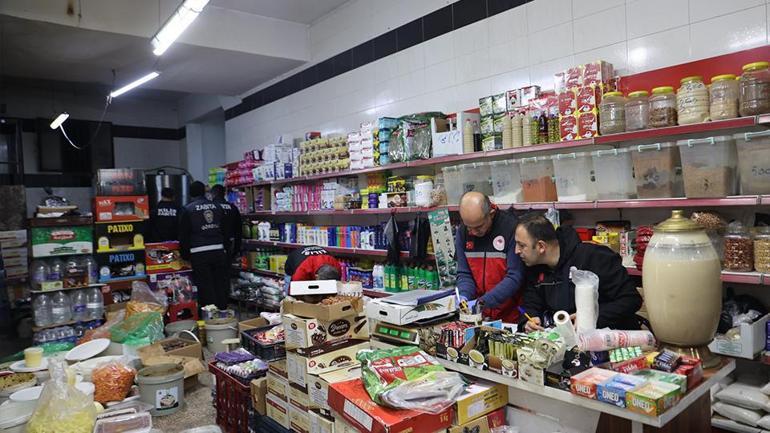 ÖLÜ FARELER ARASINDA ÜRETİM Kiliste mide bulandıran görüntüler