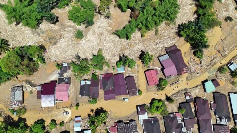 Endonezya’da sel felaketi: Felaketin nedeni çevresel tahribat mı