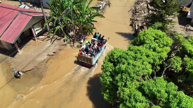Endonezya’da sel felaketi: Felaketin nedeni çevresel tahribat mı