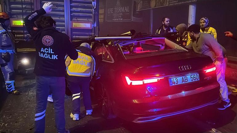 Yoğun sis ve aşırı hız can aldı Kütahyada katliam gibi kaza: 4 ölü