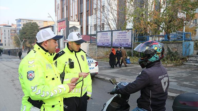 Polisin o hareketi sanal medyada gündem oldu