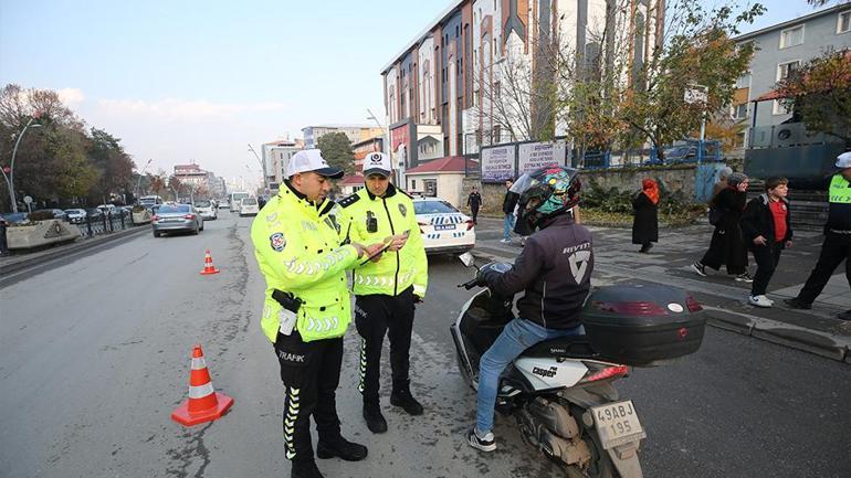 Polisin o hareketi sanal medyada gündem oldu