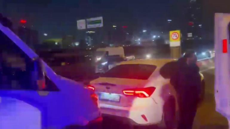 Bağcılar TEM Otoyolunda zincirleme kaza 3 şerit trafiğe kapatıldı