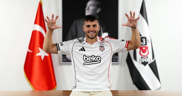 Beşiktaş Teknik Direktörü Sergen Yalçın, 2 ismin ayrılığına onay verdi