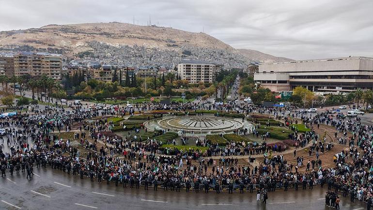 CANLI | Suriye devriminin 1.yılı Şaradan Emevi Camisinde kardeşlik mesajı